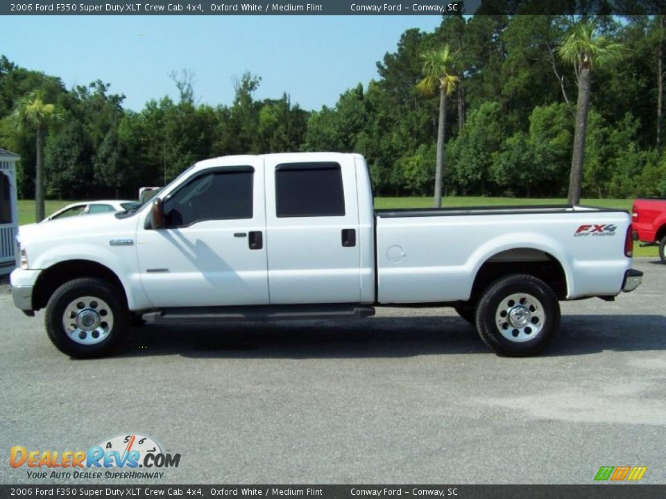 2006 Ford F350 Super Duty XLT Crew Cab 4x4 Oxford White / Medium Flint Photo #8