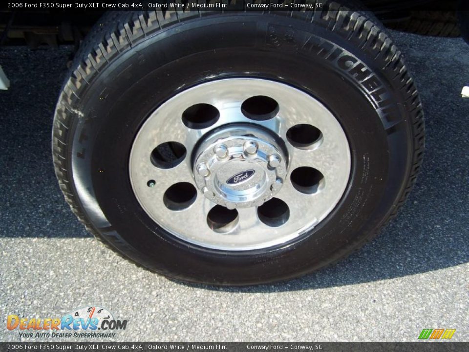 2006 Ford F350 Super Duty XLT Crew Cab 4x4 Oxford White / Medium Flint Photo #9