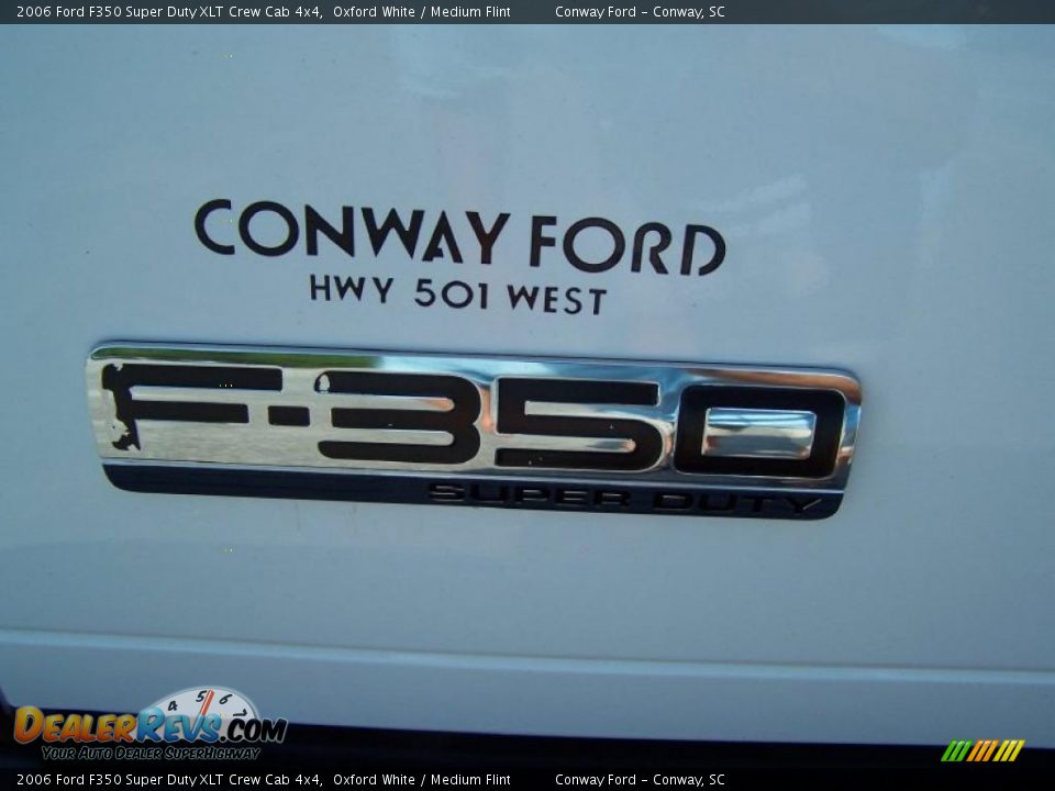 2006 Ford F350 Super Duty XLT Crew Cab 4x4 Oxford White / Medium Flint Photo #16