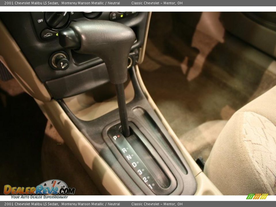 2001 Chevrolet Malibu LS Sedan Monterey Maroon Metallic / Neutral Photo #14