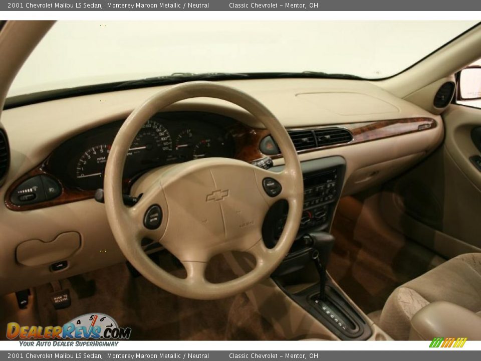 2001 Chevrolet Malibu LS Sedan Monterey Maroon Metallic / Neutral Photo #15