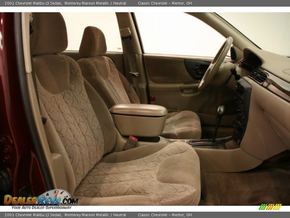 2001 Chevrolet Malibu LS Sedan Monterey Maroon Metallic / Neutral Photo #16
