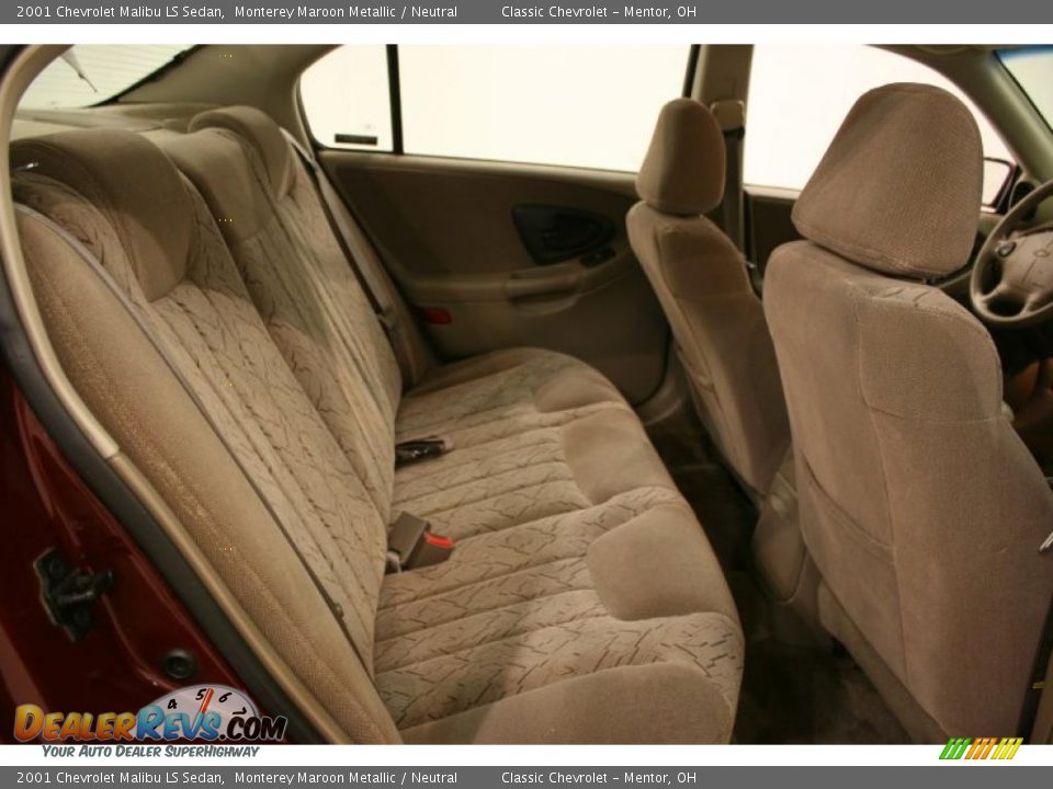 2001 Chevrolet Malibu LS Sedan Monterey Maroon Metallic / Neutral Photo #17