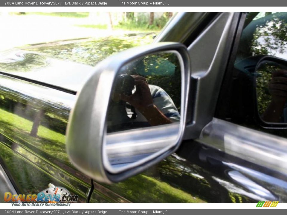 2004 Land Rover Discovery SE7 Java Black / Alpaca Beige Photo #25