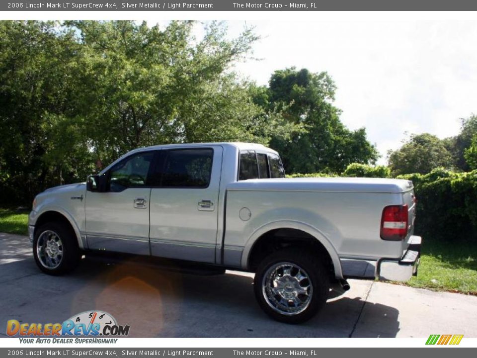 2006 Lincoln Mark LT SuperCrew 4x4 Silver Metallic / Light Parchment Photo #4