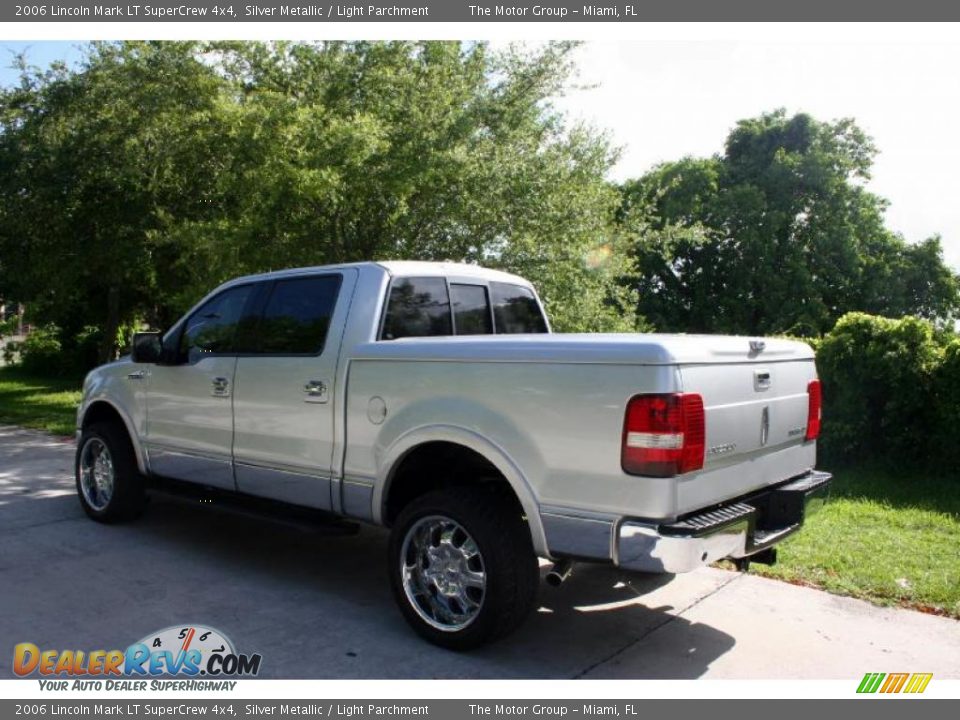2006 Lincoln Mark LT SuperCrew 4x4 Silver Metallic / Light Parchment Photo #5