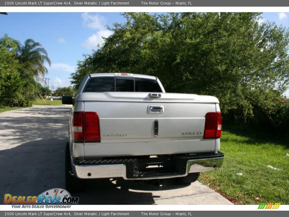 2006 Lincoln Mark LT SuperCrew 4x4 Silver Metallic / Light Parchment Photo #7