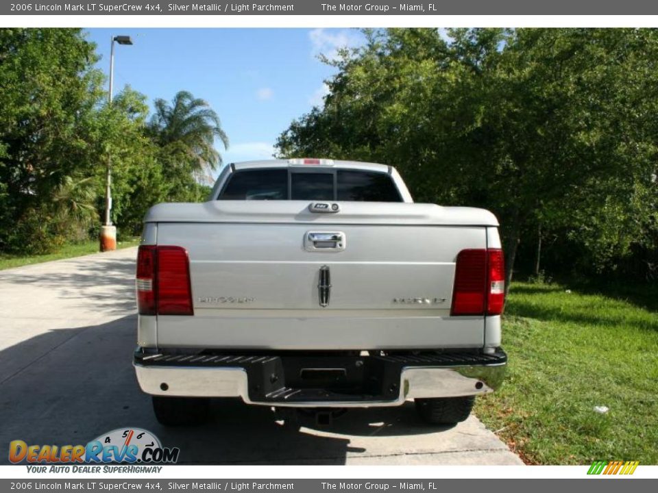 2006 Lincoln Mark LT SuperCrew 4x4 Silver Metallic / Light Parchment Photo #8