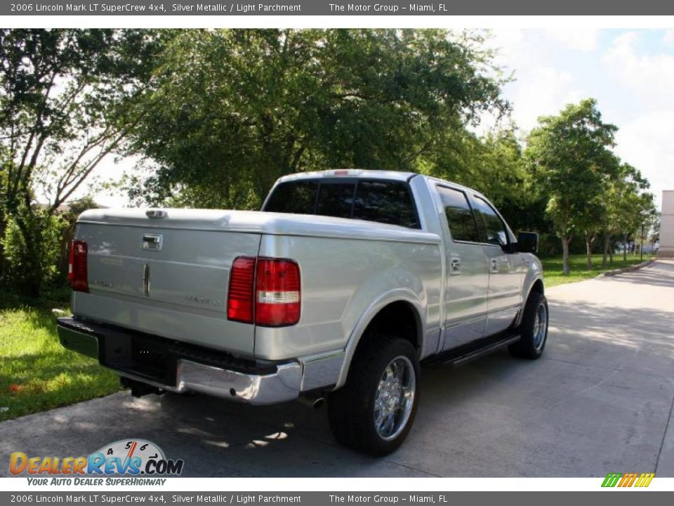 2006 Lincoln Mark LT SuperCrew 4x4 Silver Metallic / Light Parchment Photo #9