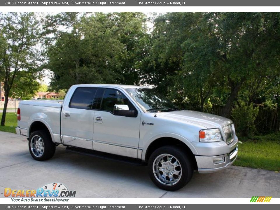 2006 Lincoln Mark LT SuperCrew 4x4 Silver Metallic / Light Parchment Photo #13
