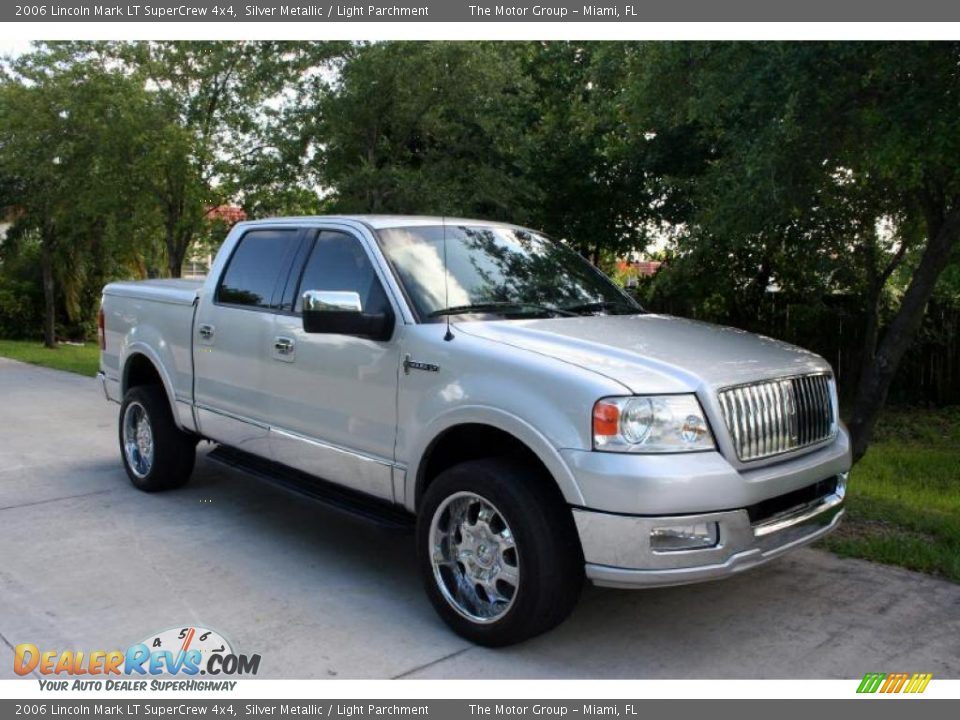 2006 Lincoln Mark LT SuperCrew 4x4 Silver Metallic / Light Parchment Photo #14