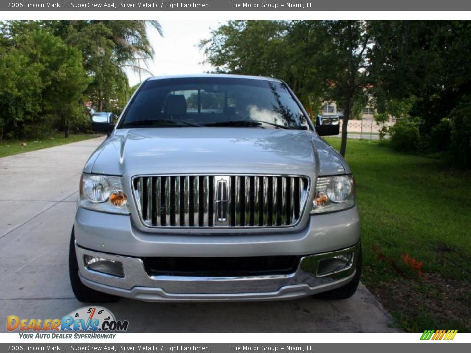 2006 Lincoln Mark LT SuperCrew 4x4 Silver Metallic / Light Parchment Photo #16