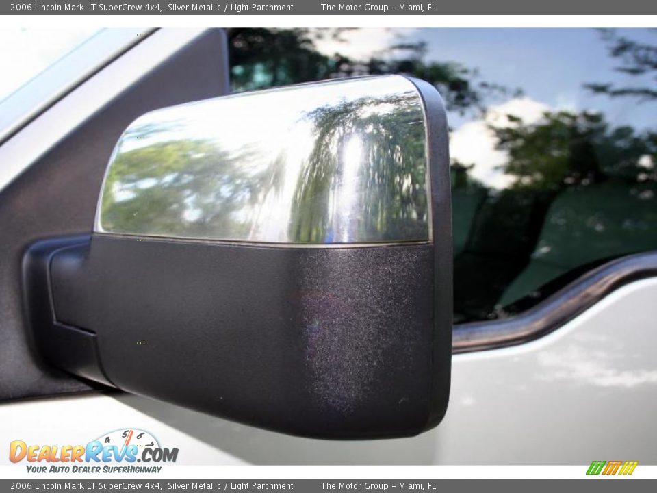 2006 Lincoln Mark LT SuperCrew 4x4 Silver Metallic / Light Parchment Photo #18