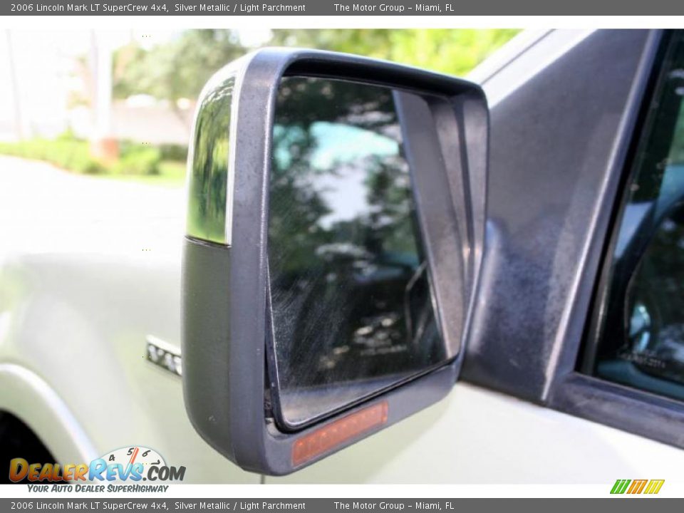 2006 Lincoln Mark LT SuperCrew 4x4 Silver Metallic / Light Parchment Photo #19