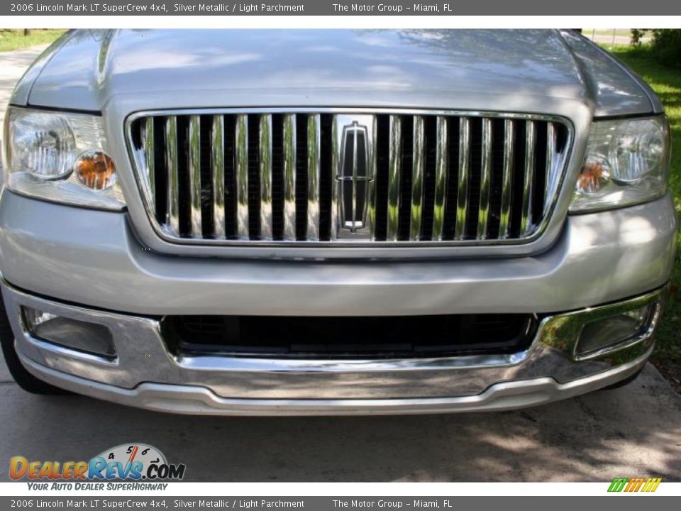 2006 Lincoln Mark LT SuperCrew 4x4 Silver Metallic / Light Parchment Photo #25