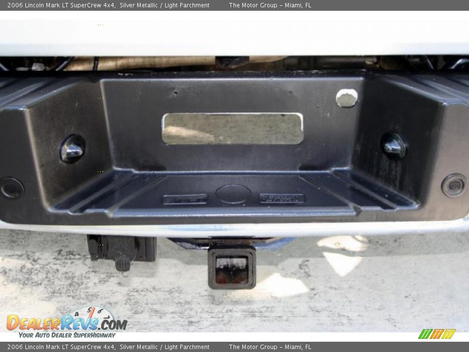 2006 Lincoln Mark LT SuperCrew 4x4 Silver Metallic / Light Parchment Photo #26