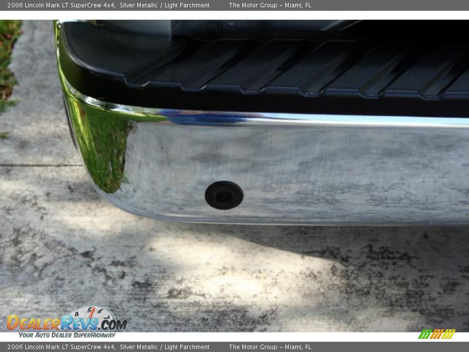 2006 Lincoln Mark LT SuperCrew 4x4 Silver Metallic / Light Parchment Photo #27