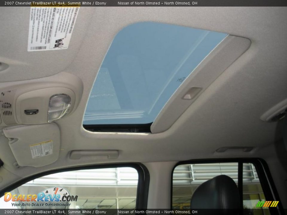 2007 Chevrolet TrailBlazer LT 4x4 Summit White / Ebony Photo #16