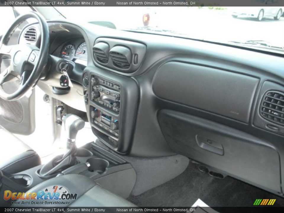 2007 Chevrolet TrailBlazer LT 4x4 Summit White / Ebony Photo #18