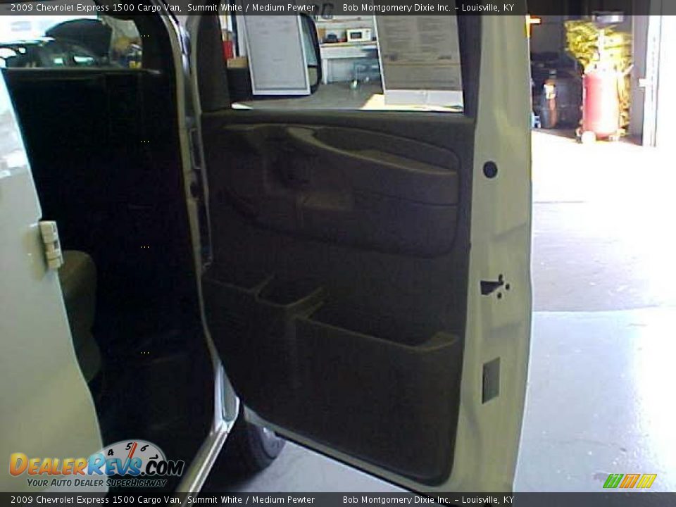 2009 Chevrolet Express 1500 Cargo Van Summit White / Medium Pewter Photo #7