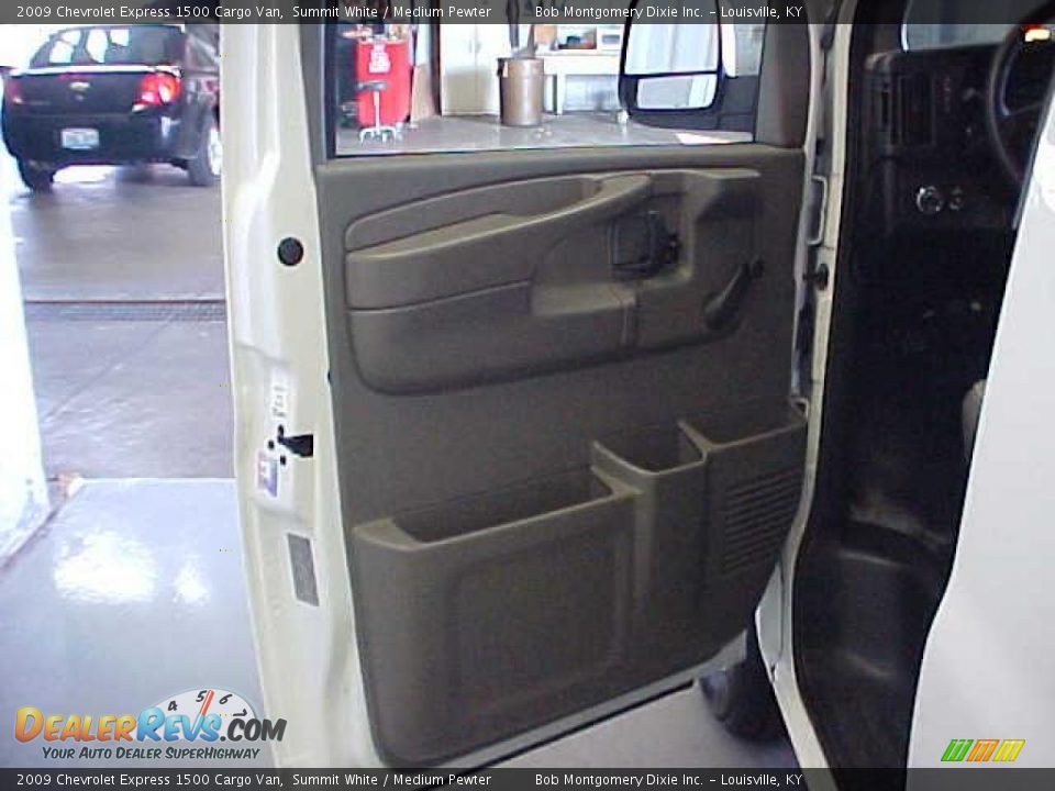 2009 Chevrolet Express 1500 Cargo Van Summit White / Medium Pewter Photo #15
