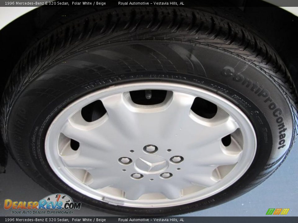 1996 Mercedes-Benz E 320 Sedan Polar White / Beige Photo #10