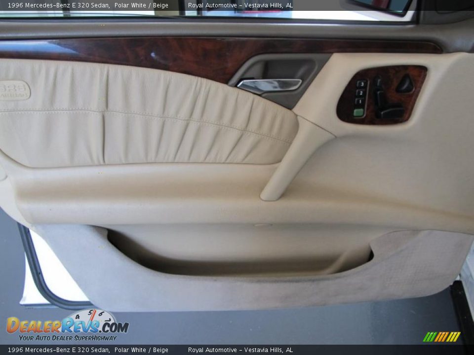1996 Mercedes-Benz E 320 Sedan Polar White / Beige Photo #11