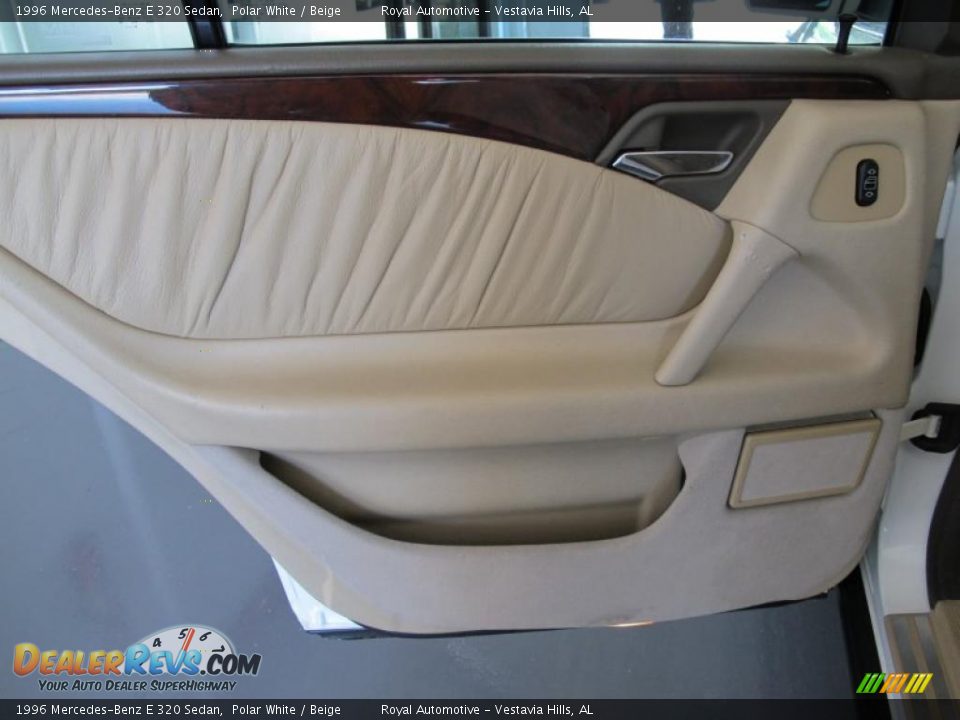 1996 Mercedes-Benz E 320 Sedan Polar White / Beige Photo #19