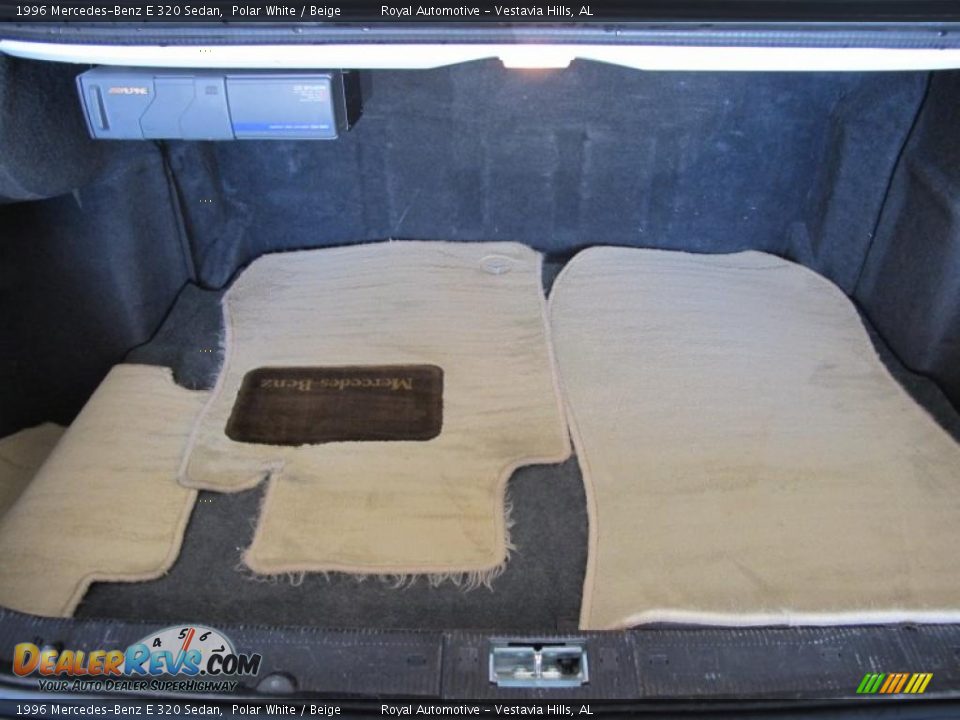 1996 Mercedes-Benz E 320 Sedan Polar White / Beige Photo #22