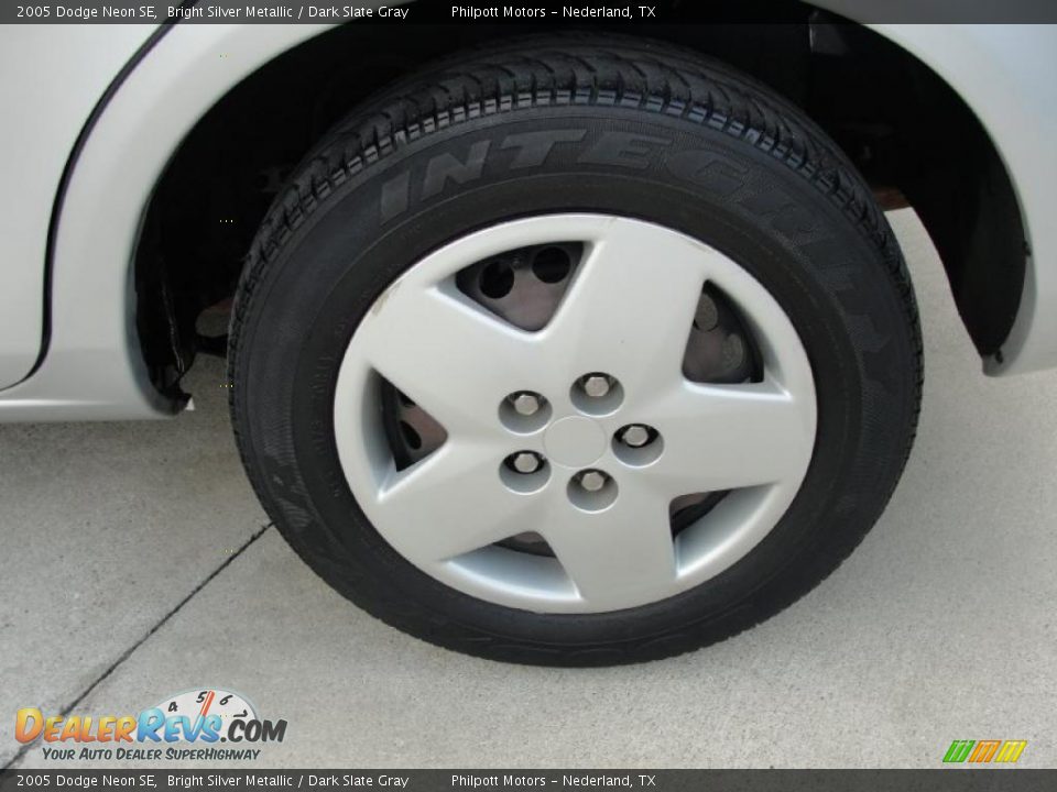 2005 Dodge Neon SE Bright Silver Metallic / Dark Slate Gray Photo #13