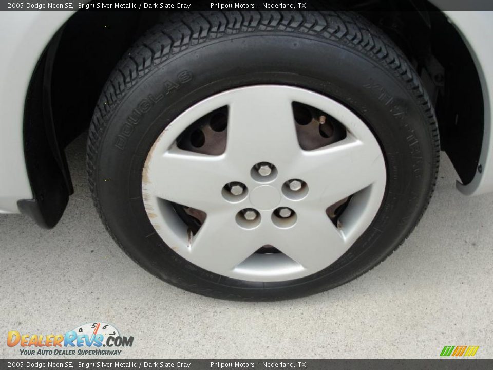 2005 Dodge Neon SE Bright Silver Metallic / Dark Slate Gray Photo #15