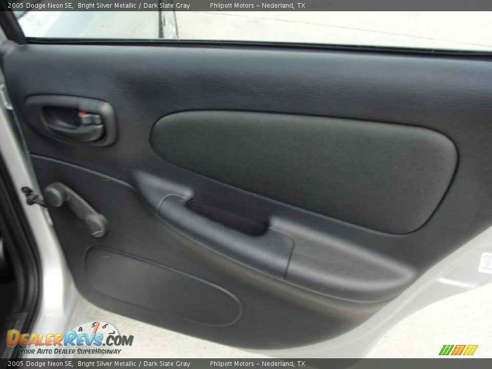 2005 Dodge Neon SE Bright Silver Metallic / Dark Slate Gray Photo #26