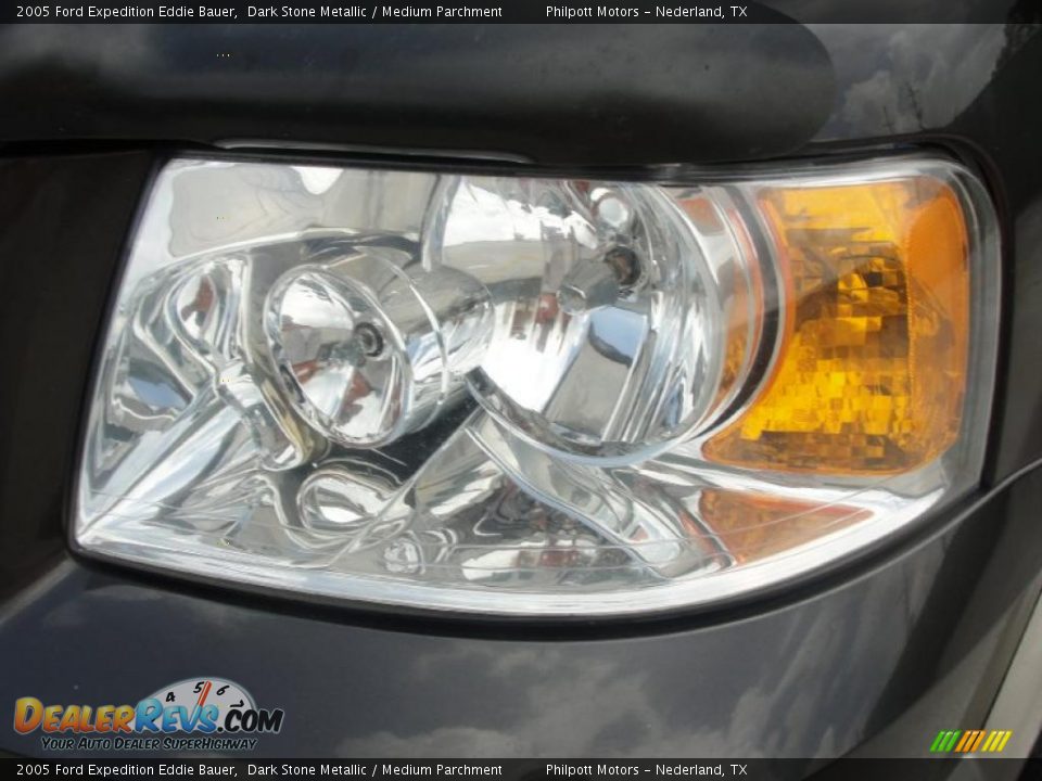 2005 Ford Expedition Eddie Bauer Dark Stone Metallic / Medium Parchment Photo #10