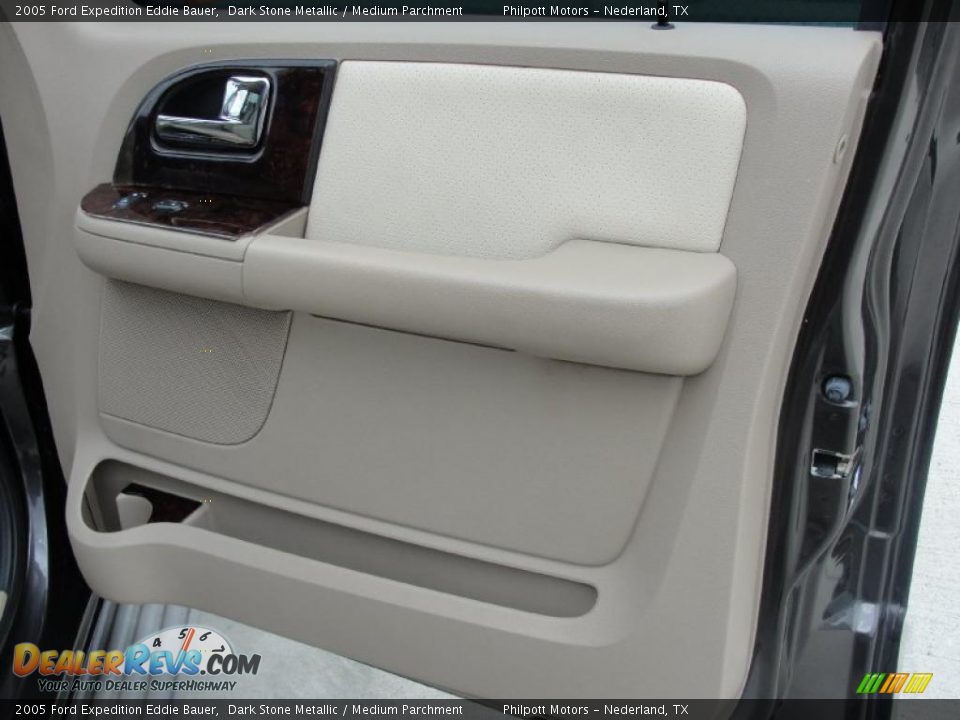2005 Ford Expedition Eddie Bauer Dark Stone Metallic / Medium Parchment Photo #27
