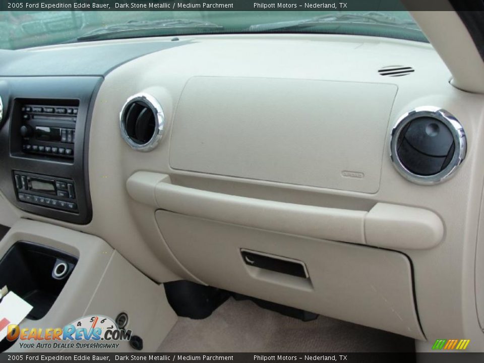 2005 Ford Expedition Eddie Bauer Dark Stone Metallic / Medium Parchment Photo #28