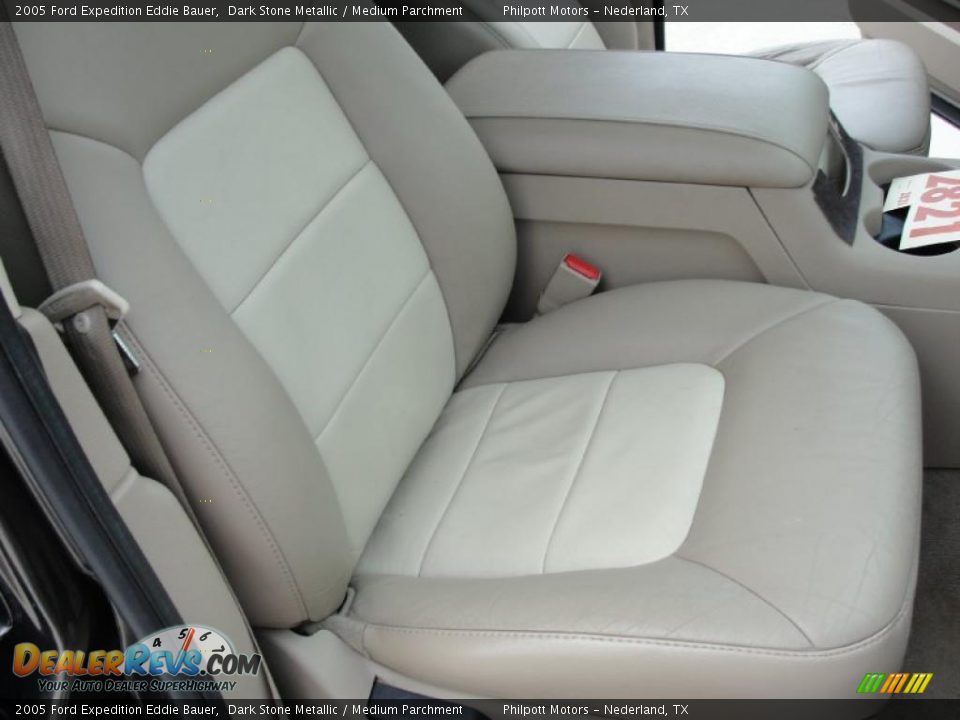 2005 Ford Expedition Eddie Bauer Dark Stone Metallic / Medium Parchment Photo #29