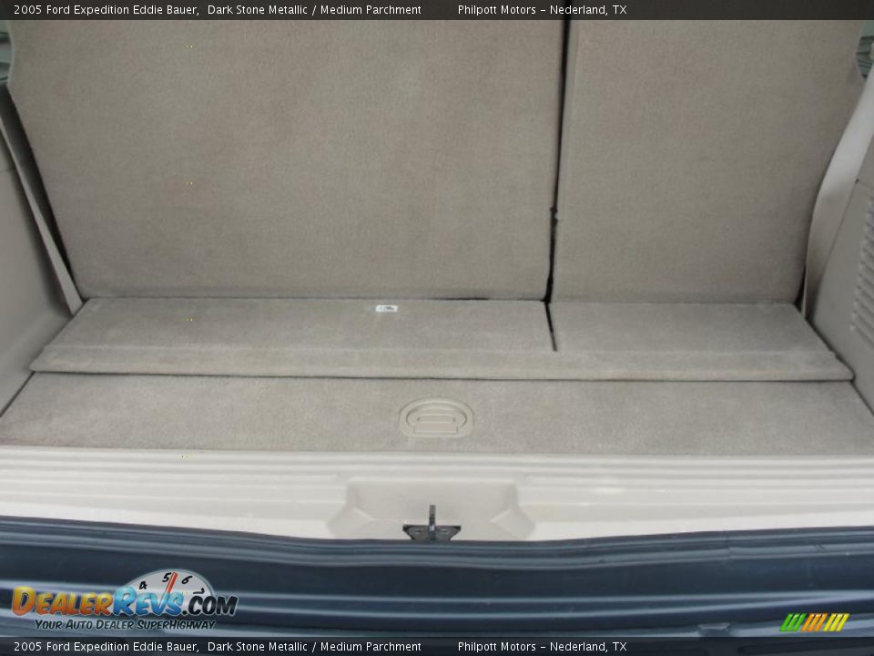 2005 Ford Expedition Eddie Bauer Dark Stone Metallic / Medium Parchment Photo #33