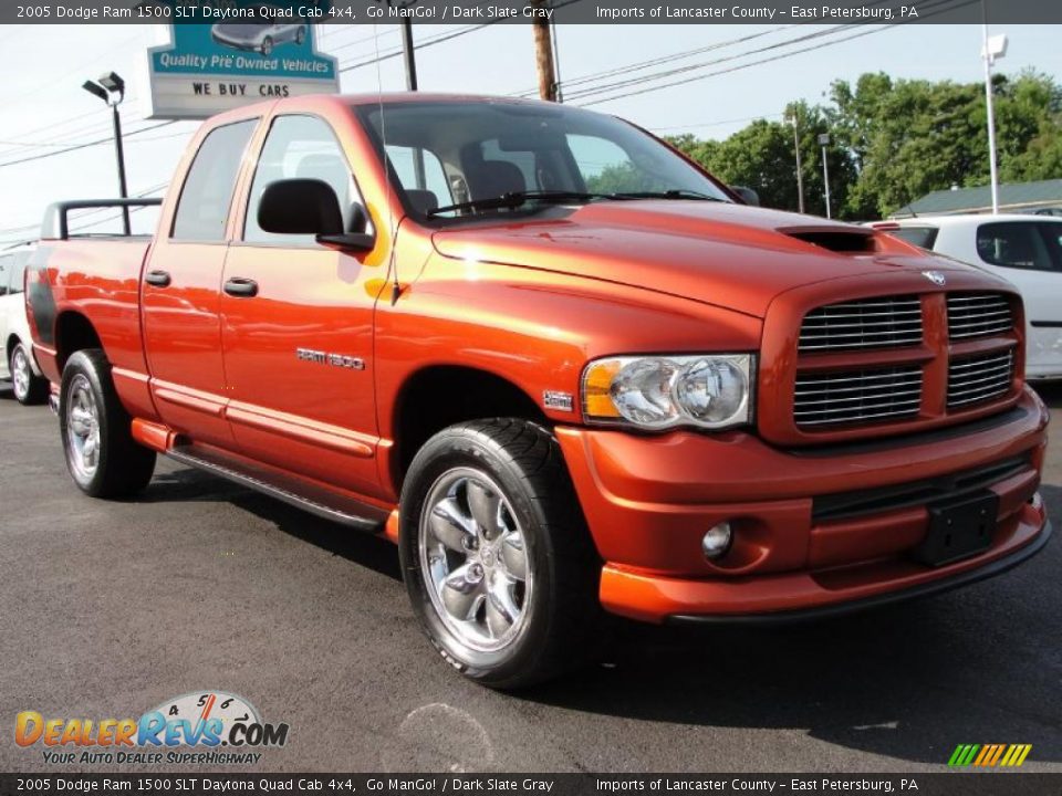 2005 Dodge Ram 1500 SLT Daytona Quad Cab 4x4 Go ManGo! / Dark Slate Gray Photo #1