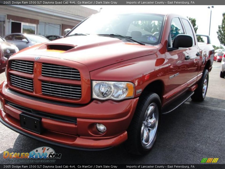 2005 Dodge Ram 1500 SLT Daytona Quad Cab 4x4 Go ManGo! / Dark Slate Gray Photo #3