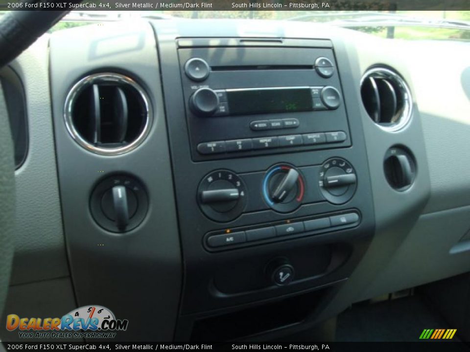 2006 Ford F150 XLT SuperCab 4x4 Silver Metallic / Medium/Dark Flint Photo #13