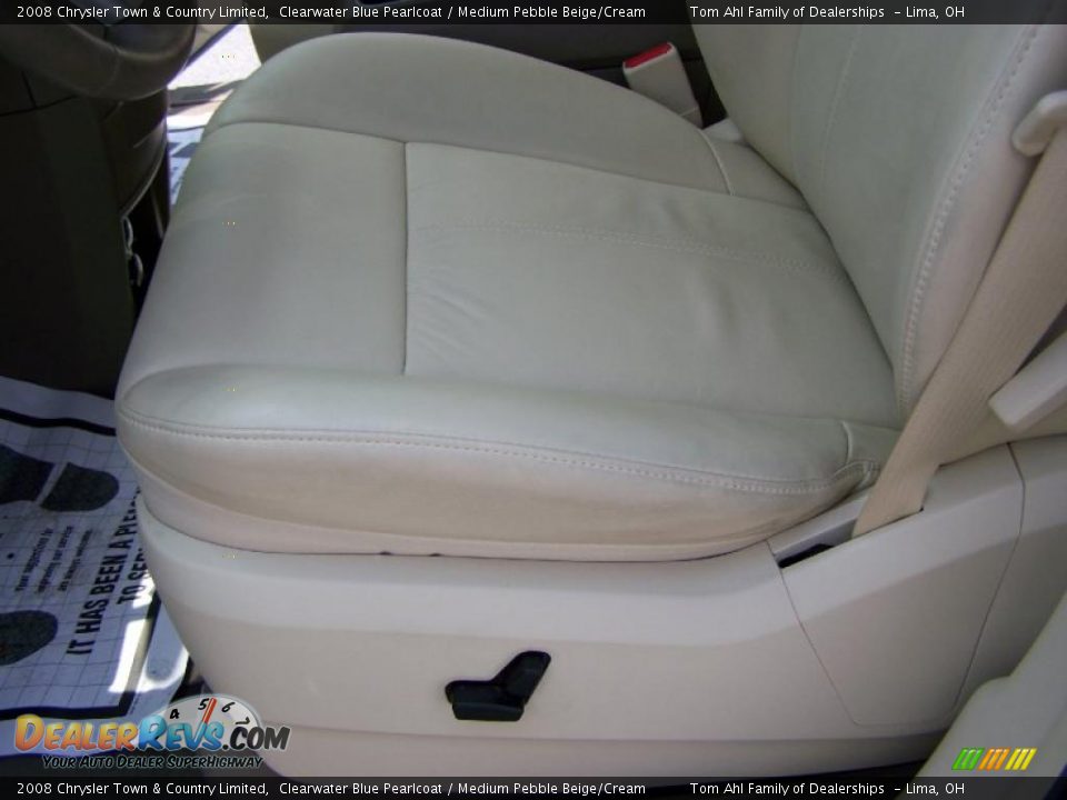 2008 Chrysler Town & Country Limited Clearwater Blue Pearlcoat / Medium Pebble Beige/Cream Photo #10