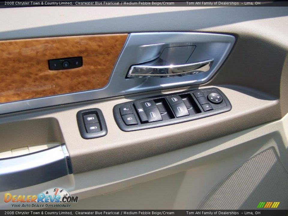 2008 Chrysler Town & Country Limited Clearwater Blue Pearlcoat / Medium Pebble Beige/Cream Photo #11