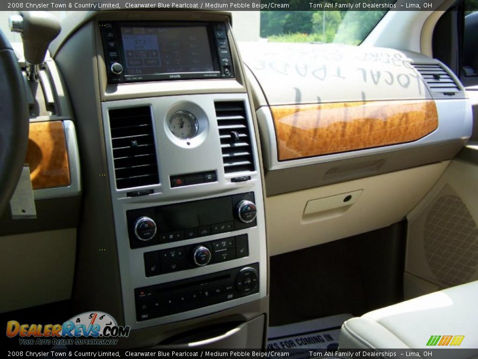 2008 Chrysler Town & Country Limited Clearwater Blue Pearlcoat / Medium Pebble Beige/Cream Photo #23