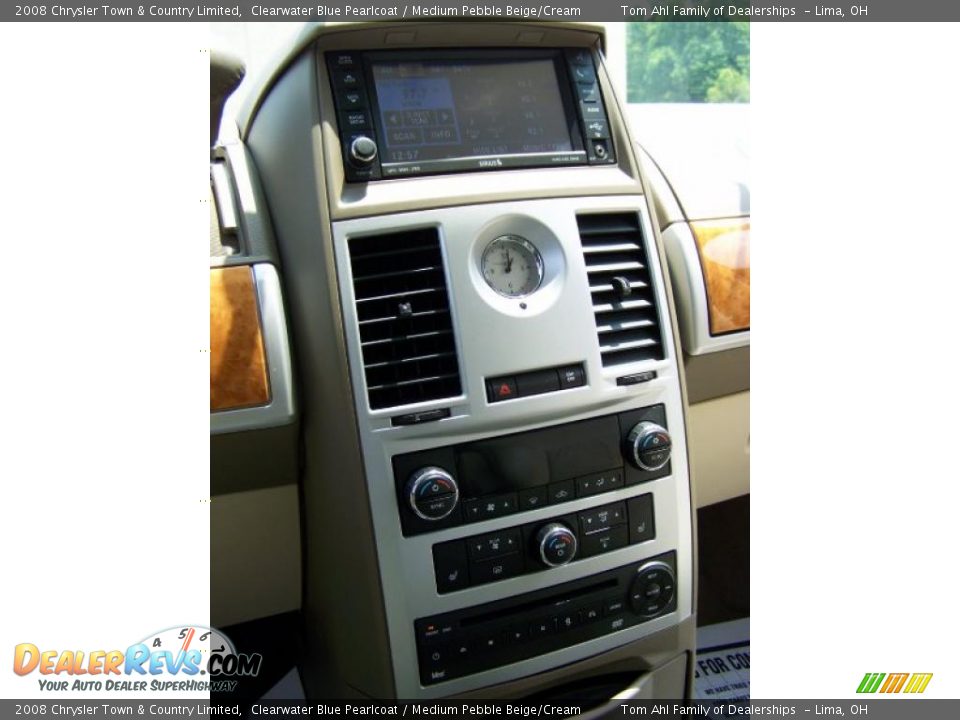 2008 Chrysler Town & Country Limited Clearwater Blue Pearlcoat / Medium Pebble Beige/Cream Photo #24