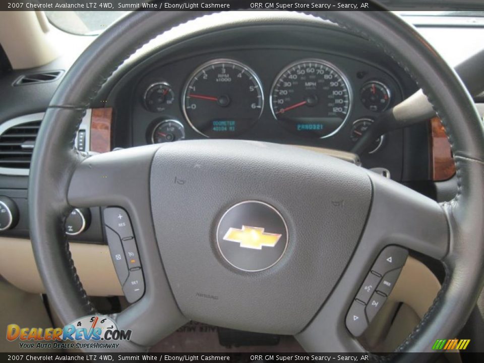 2007 Chevrolet Avalanche LTZ 4WD Summit White / Ebony/Light Cashmere Photo #10