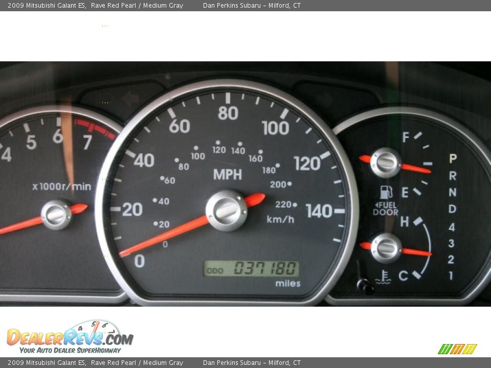 2009 Mitsubishi Galant ES Rave Red Pearl / Medium Gray Photo #22