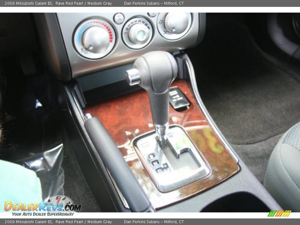 2009 Mitsubishi Galant ES Rave Red Pearl / Medium Gray Photo #24
