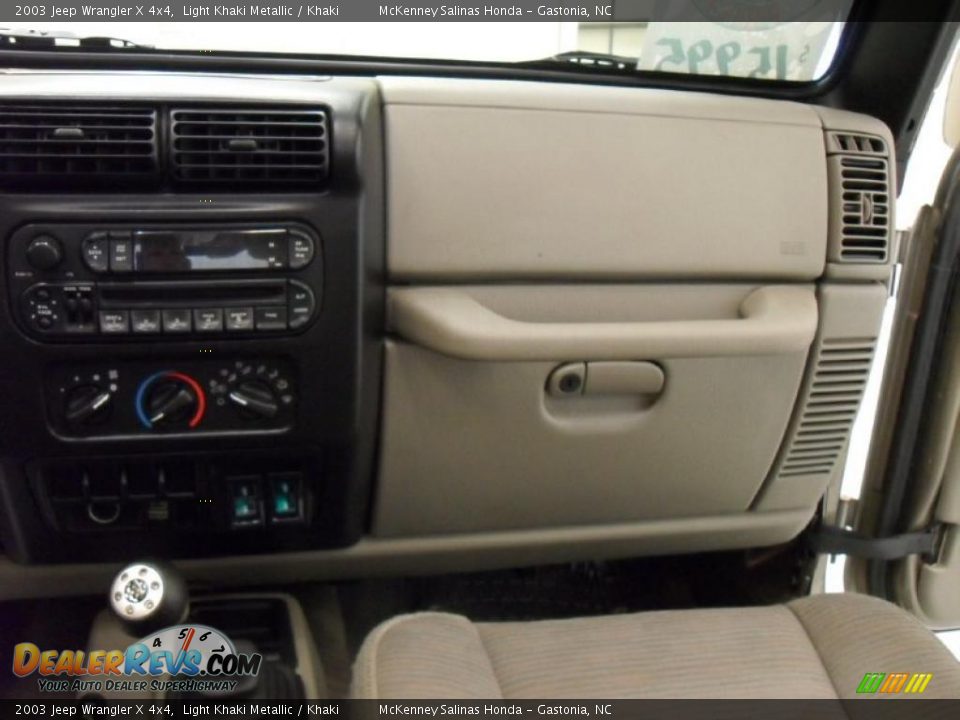 2003 Jeep Wrangler X 4x4 Light Khaki Metallic / Khaki Photo #18