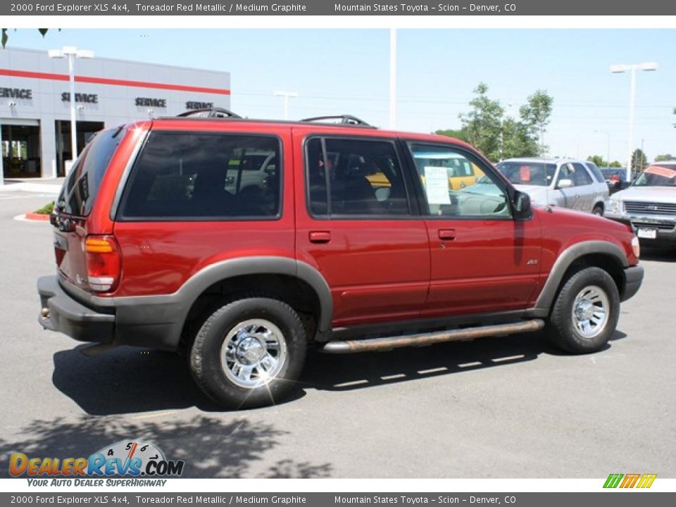 2000 Ford Explorer XLS 4x4 Toreador Red Metallic / Medium Graphite Photo #2