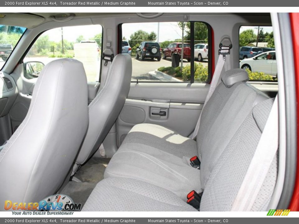 2000 Ford Explorer XLS 4x4 Toreador Red Metallic / Medium Graphite Photo #10